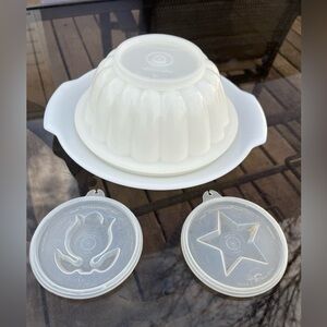 Tupperware White Jel-N-Serve Dessert Mold with Decorative 3-Lids Tulip Star